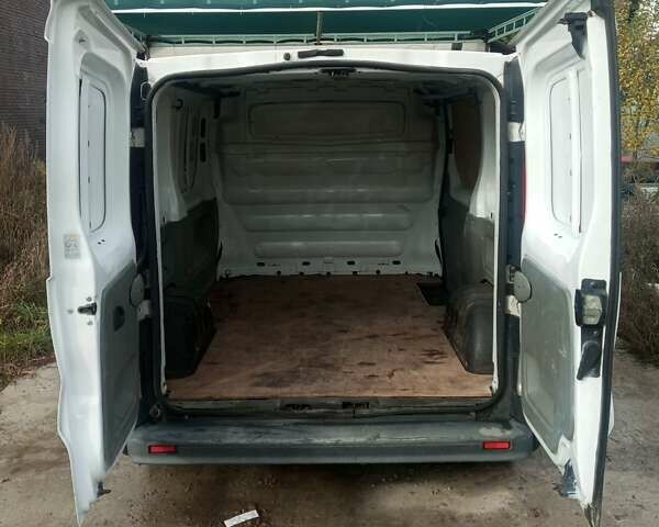 Рено Трафик 2009 в Киеве на Automoto.ua Белый Рено Трафик, объемом двигателя 2 л и пробегом 364 тыс. км за 7600 $, фото 7 на Automoto.ua