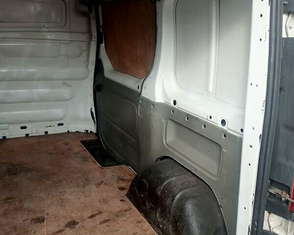 Рено Трафик 2009 в Киеве на Automoto.ua Белый Рено Трафик, объемом двигателя 2 л и пробегом 364 тыс. км за 7600 $, фото 8 на Automoto.ua