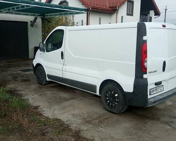 Рено Трафик 2009 в Киеве на Automoto.ua Белый Рено Трафик, объемом двигателя 2 л и пробегом 364 тыс. км за 7600 $, фото 5 на Automoto.ua