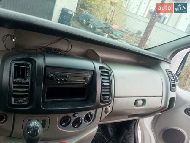 Рено Трафик 2009 в Киеве на Automoto.ua Белый Рено Трафик, объемом двигателя 2 л и пробегом 364 тыс. км за 7600 $, фото 13 на Automoto.ua