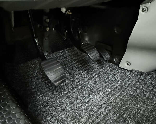 Білий Рено Трафік, об'ємом двигуна 2 л та пробігом 334 тис. км за 8500 $, фото 8 на Automoto.ua