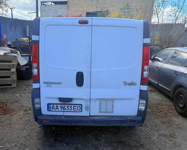 Белый Рено Трафик, объемом двигателя 2 л и пробегом 397 тыс. км за 2999 $, фото 1 на Automoto.ua