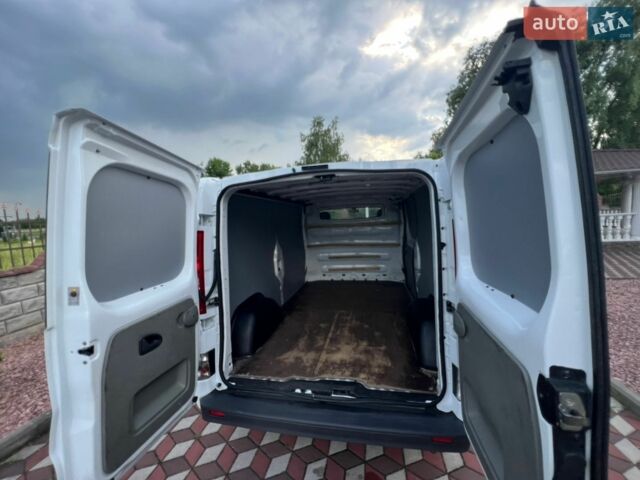 Белый Рено Трафик, объемом двигателя 2 л и пробегом 430 тыс. км за 9300 $, фото 19 на Automoto.ua