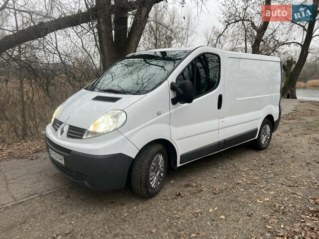 Білий Рено Трафік, об'ємом двигуна 2 л та пробігом 260 тис. км за 10600 $, фото 1 на Automoto.ua