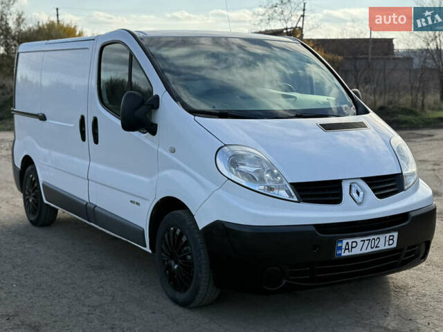 Білий Рено Трафік, об'ємом двигуна 2 л та пробігом 323 тис. км за 8300 $, фото 2 на Automoto.ua