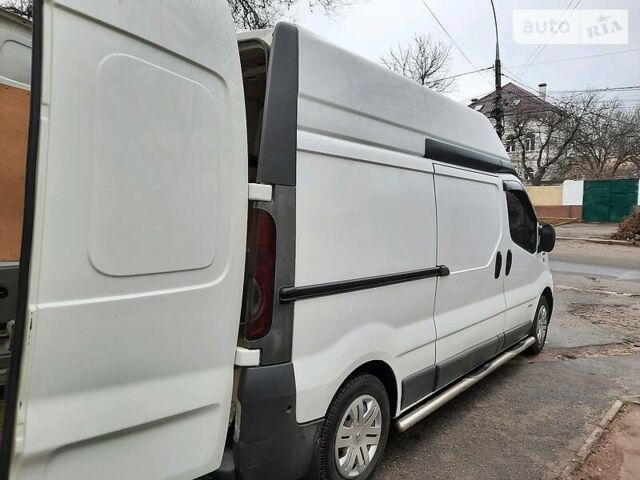 Білий Рено Трафік, об'ємом двигуна 2 л та пробігом 340 тис. км за 11300 $, фото 6 на Automoto.ua