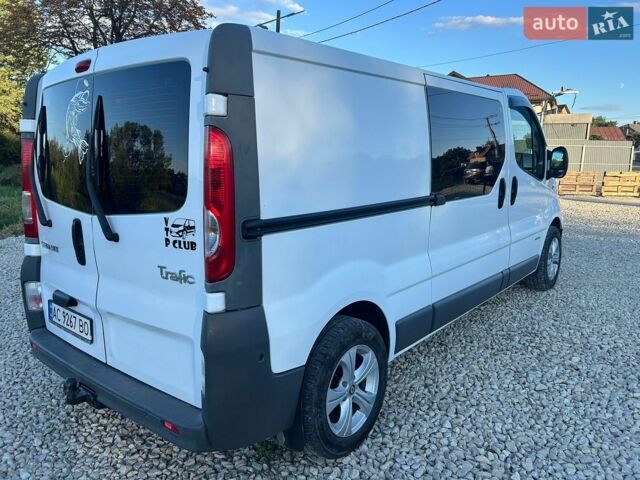 Білий Рено Трафік, об'ємом двигуна 2 л та пробігом 280 тис. км за 9000 $, фото 3 на Automoto.ua