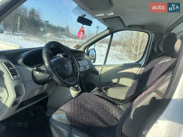 Белый Рено Трафик, объемом двигателя 2 л и пробегом 206 тыс. км за 9600 $, фото 7 на Automoto.ua