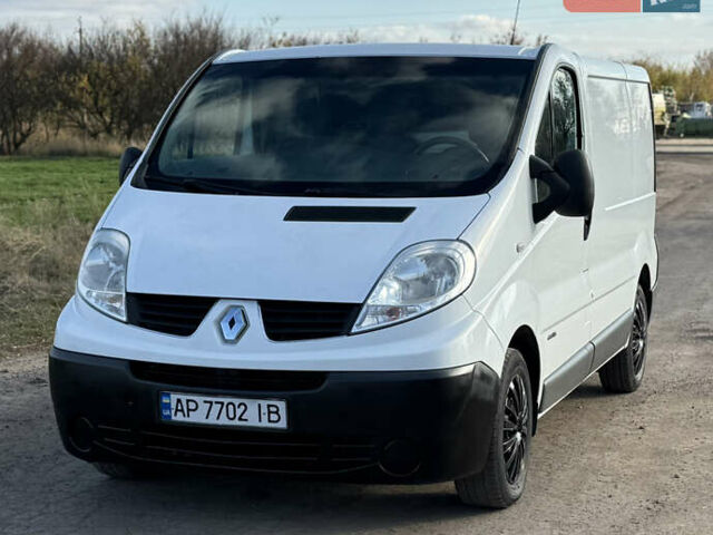 Білий Рено Трафік, об'ємом двигуна 2 л та пробігом 323 тис. км за 8300 $, фото 1 на Automoto.ua