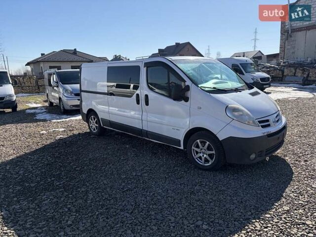 Белый Рено Трафик, объемом двигателя 2.5 л и пробегом 302 тыс. км за 7900 $, фото 3 на Automoto.ua