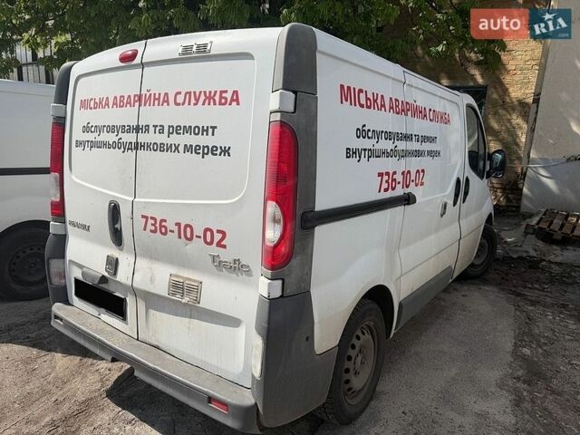 Белый Рено Трафик, объемом двигателя 2 л и пробегом 350 тыс. км за 6999 $, фото 2 на Automoto.ua