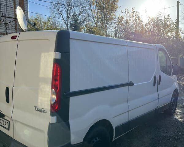 Белый Рено Трафик, объемом двигателя 2 л и пробегом 400 тыс. км за 8500 $, фото 2 на Automoto.ua