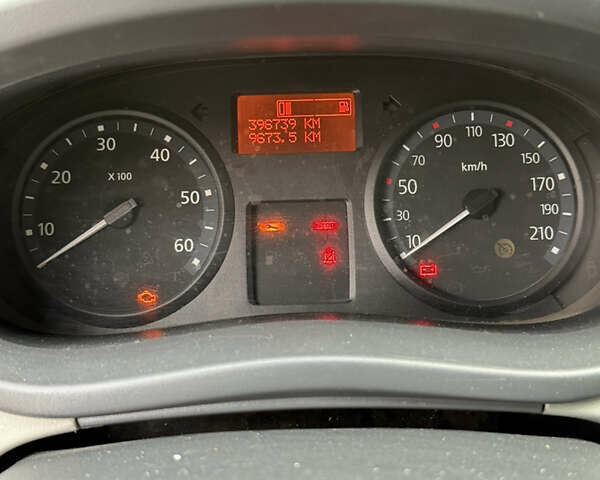 Белый Рено Трафик, объемом двигателя 2 л и пробегом 397 тыс. км за 8500 $, фото 3 на Automoto.ua