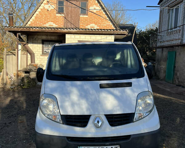 Белый Рено Трафик, объемом двигателя 2 л и пробегом 400 тыс. км за 8500 $, фото 6 на Automoto.ua