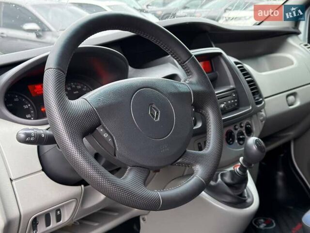 Білий Рено Трафік, об'ємом двигуна 2 л та пробігом 352 тис. км за 10500 $, фото 11 на Automoto.ua