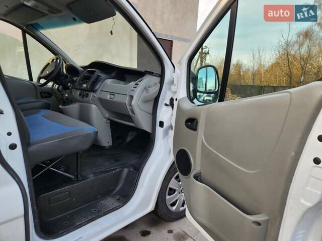 Белый Рено Трафик, объемом двигателя 2 л и пробегом 232 тыс. км за 12500 $, фото 12 на Automoto.ua