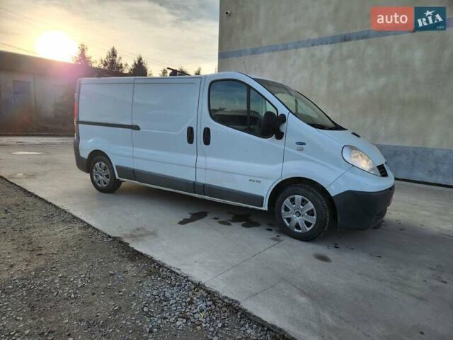 Белый Рено Трафик, объемом двигателя 2 л и пробегом 232 тыс. км за 12500 $, фото 4 на Automoto.ua