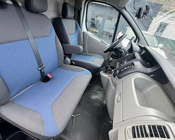 Білий Рено Трафік, об'ємом двигуна 2 л та пробігом 221 тис. км за 11500 $, фото 7 на Automoto.ua