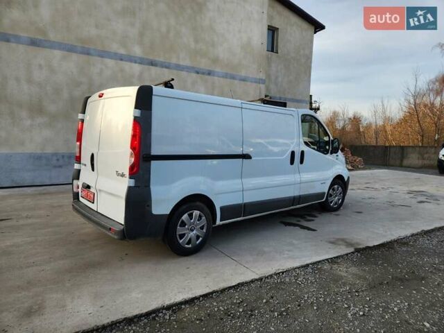 Белый Рено Трафик, объемом двигателя 2 л и пробегом 232 тыс. км за 12500 $, фото 9 на Automoto.ua
