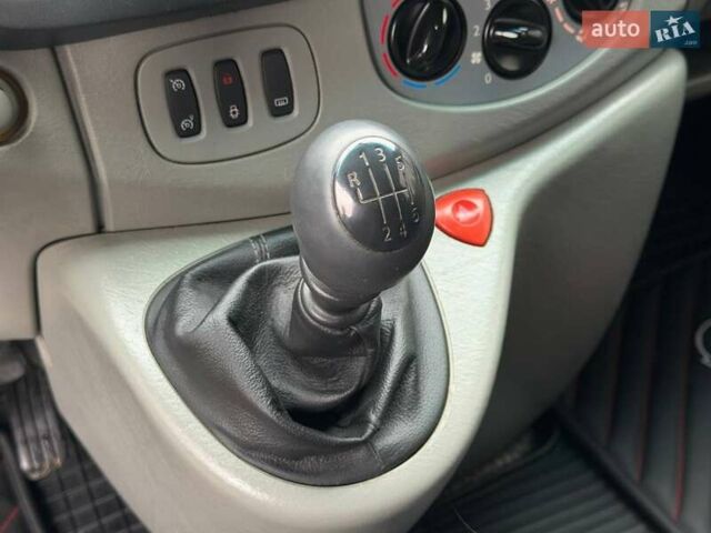 Білий Рено Трафік, об'ємом двигуна 2 л та пробігом 352 тис. км за 10500 $, фото 25 на Automoto.ua