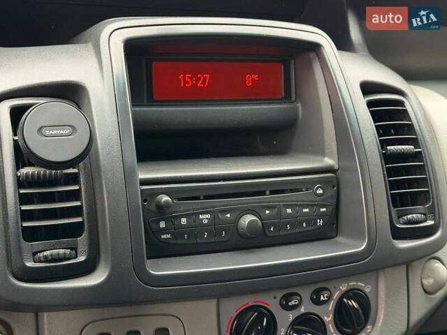 Білий Рено Трафік, об'ємом двигуна 2 л та пробігом 352 тис. км за 10500 $, фото 23 на Automoto.ua