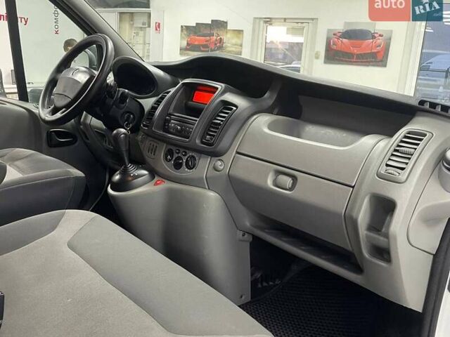 Білий Рено Трафік, об'ємом двигуна 2 л та пробігом 320 тис. км за 9990 $, фото 27 на Automoto.ua