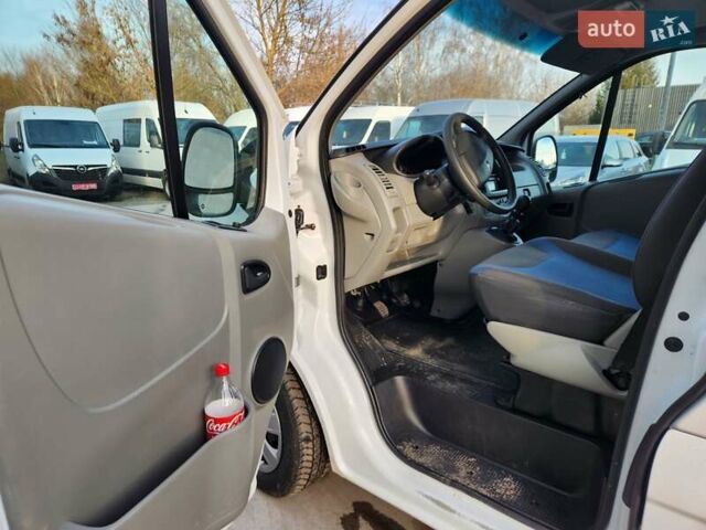 Белый Рено Трафик, объемом двигателя 2 л и пробегом 232 тыс. км за 12500 $, фото 15 на Automoto.ua