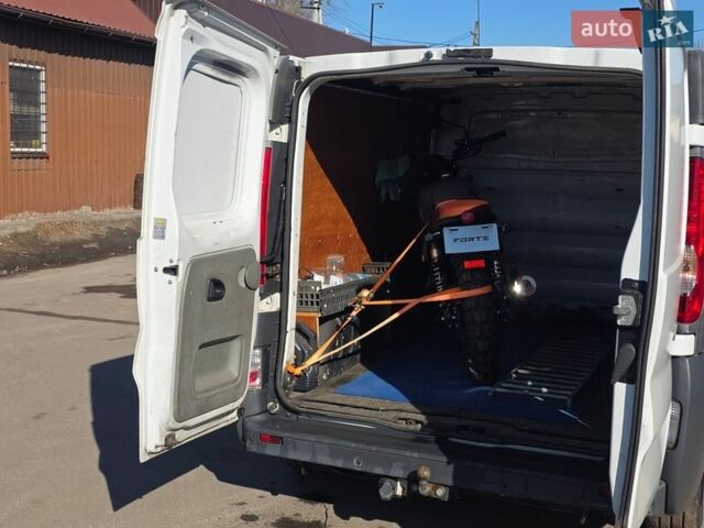 Білий Рено Трафік, об'ємом двигуна 2 л та пробігом 320 тис. км за 10000 $, фото 11 на Automoto.ua