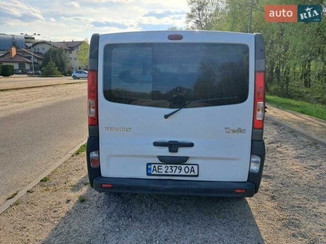 Белый Рено Трафик, объемом двигателя 2 л и пробегом 312 тыс. км за 12000 $, фото 5 на Automoto.ua
