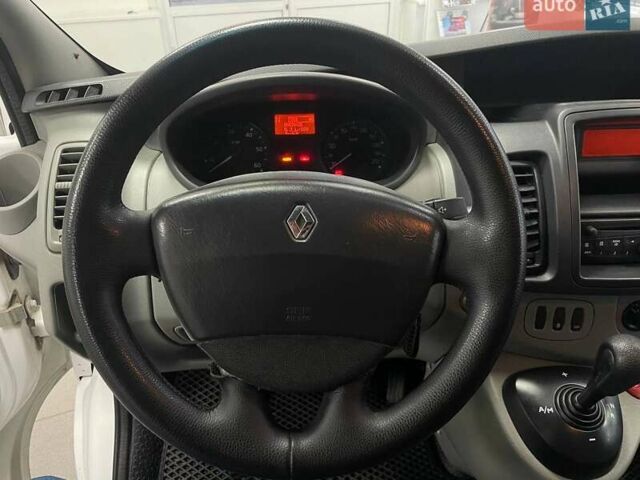 Білий Рено Трафік, об'ємом двигуна 2 л та пробігом 320 тис. км за 9990 $, фото 19 на Automoto.ua