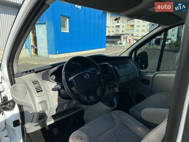 Белый Рено Трафик, объемом двигателя 2 л и пробегом 234 тыс. км за 9950 $, фото 34 на Automoto.ua