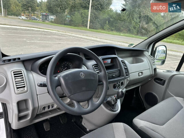 Белый Рено Трафик, объемом двигателя 2 л и пробегом 253 тыс. км за 10700 $, фото 22 на Automoto.ua