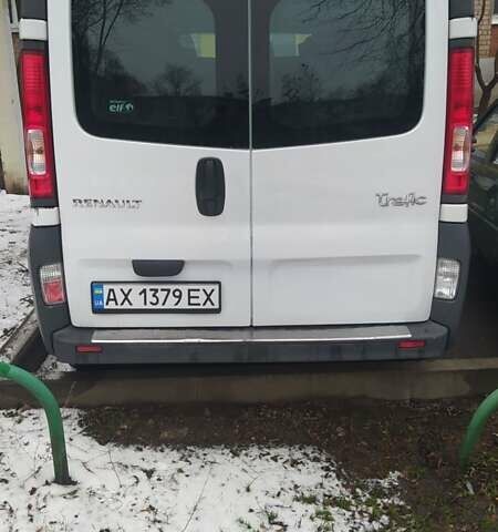 Белый Рено Трафик, объемом двигателя 2 л и пробегом 208 тыс. км за 12500 $, фото 5 на Automoto.ua