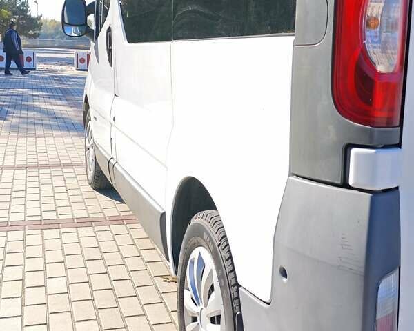 Білий Рено Трафік, об'ємом двигуна 2 л та пробігом 400 тис. км за 11000 $, фото 26 на Automoto.ua