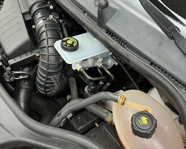 Белый Рено Трафик, объемом двигателя 2 л и пробегом 234 тыс. км за 12100 $, фото 23 на Automoto.ua