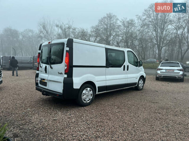 Белый Рено Трафик, объемом двигателя 2 л и пробегом 282 тыс. км за 13300 $, фото 7 на Automoto.ua