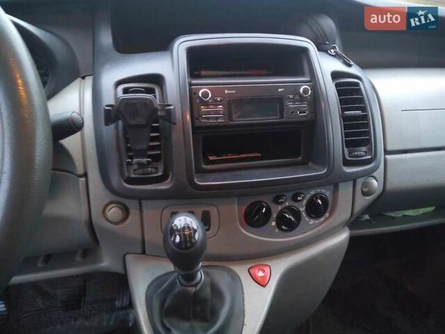 Белый Рено Трафик, объемом двигателя 2 л и пробегом 300 тыс. км за 10100 $, фото 31 на Automoto.ua