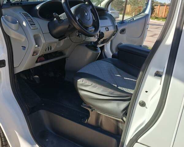 Білий Рено Трафік, об'ємом двигуна 2 л та пробігом 400 тис. км за 11000 $, фото 17 на Automoto.ua