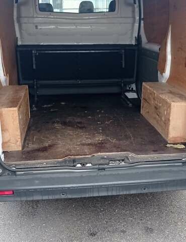 Білий Рено Трафік, об'ємом двигуна 2 л та пробігом 356 тис. км за 11300 $, фото 3 на Automoto.ua