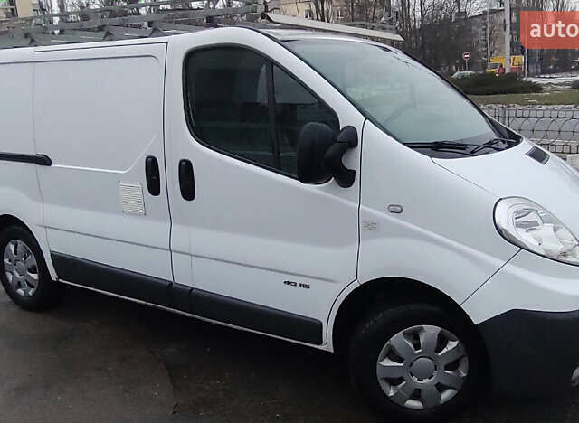 Белый Рено Трафик, объемом двигателя 2 л и пробегом 300 тыс. км за 10100 $, фото 7 на Automoto.ua