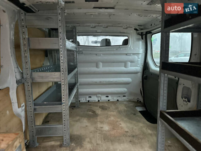 Белый Рено Трафик, объемом двигателя 2 л и пробегом 282 тыс. км за 13300 $, фото 23 на Automoto.ua