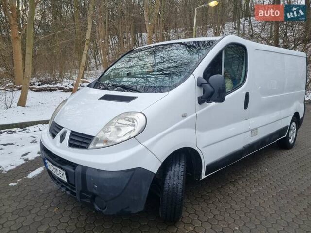 Белый Рено Трафик, объемом двигателя 2 л и пробегом 289 тыс. км за 7500 $, фото 3 на Automoto.ua