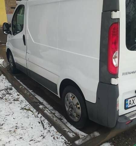 Белый Рено Трафик, объемом двигателя 2 л и пробегом 208 тыс. км за 12500 $, фото 6 на Automoto.ua