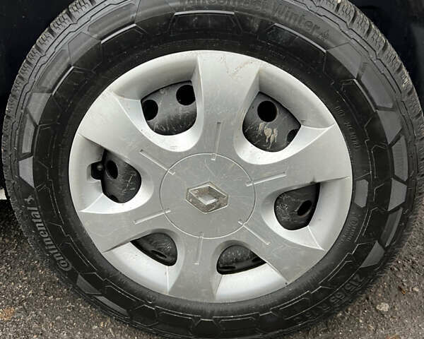 Белый Рено Трафик, объемом двигателя 2 л и пробегом 234 тыс. км за 12100 $, фото 27 на Automoto.ua