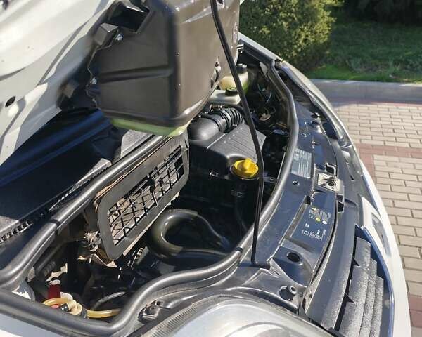 Білий Рено Трафік, об'ємом двигуна 2 л та пробігом 400 тис. км за 11000 $, фото 20 на Automoto.ua