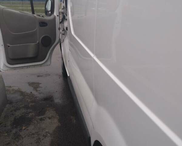 Белый Рено Трафик, объемом двигателя 2 л и пробегом 300 тыс. км за 10100 $, фото 17 на Automoto.ua