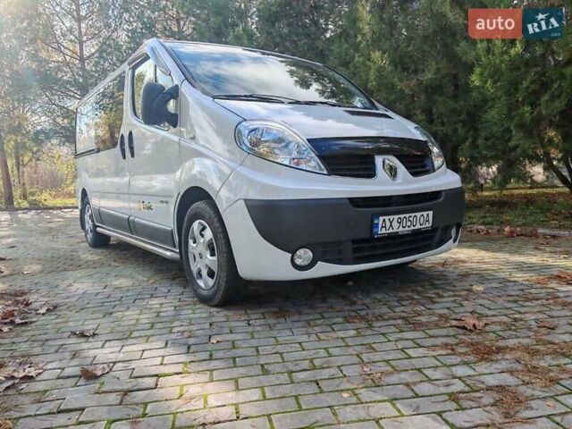 Белый Рено Трафик, объемом двигателя 2 л и пробегом 199 тыс. км за 11900 $, фото 7 на Automoto.ua