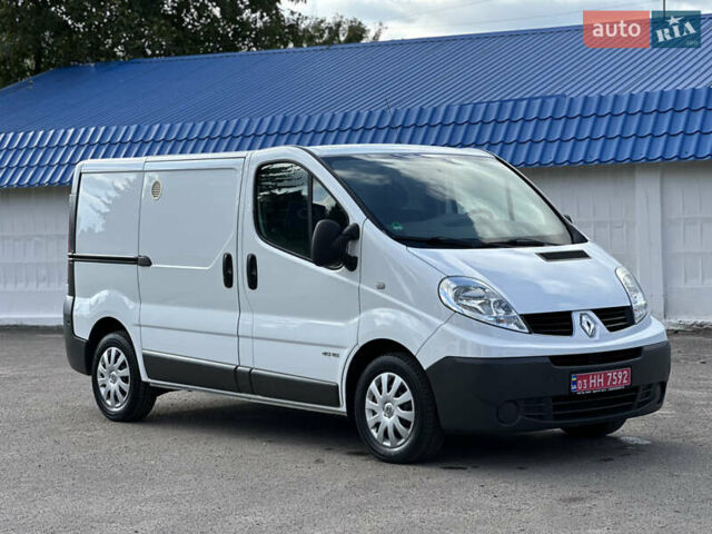 Белый Рено Трафик, объемом двигателя 2 л и пробегом 253 тыс. км за 10700 $, фото 4 на Automoto.ua