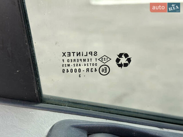 Белый Рено Трафик, объемом двигателя 2 л и пробегом 253 тыс. км за 10700 $, фото 18 на Automoto.ua