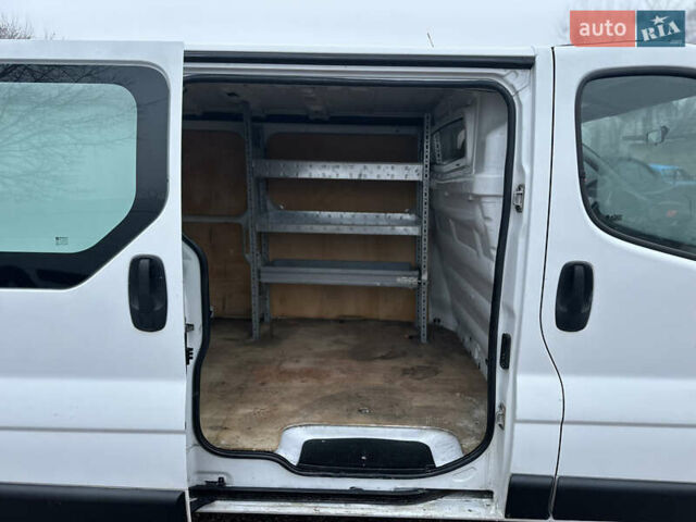 Белый Рено Трафик, объемом двигателя 2 л и пробегом 282 тыс. км за 13300 $, фото 19 на Automoto.ua
